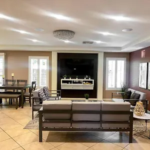  Holiday home Spacious 4-bed Family Retreat Wifi & Parking United States